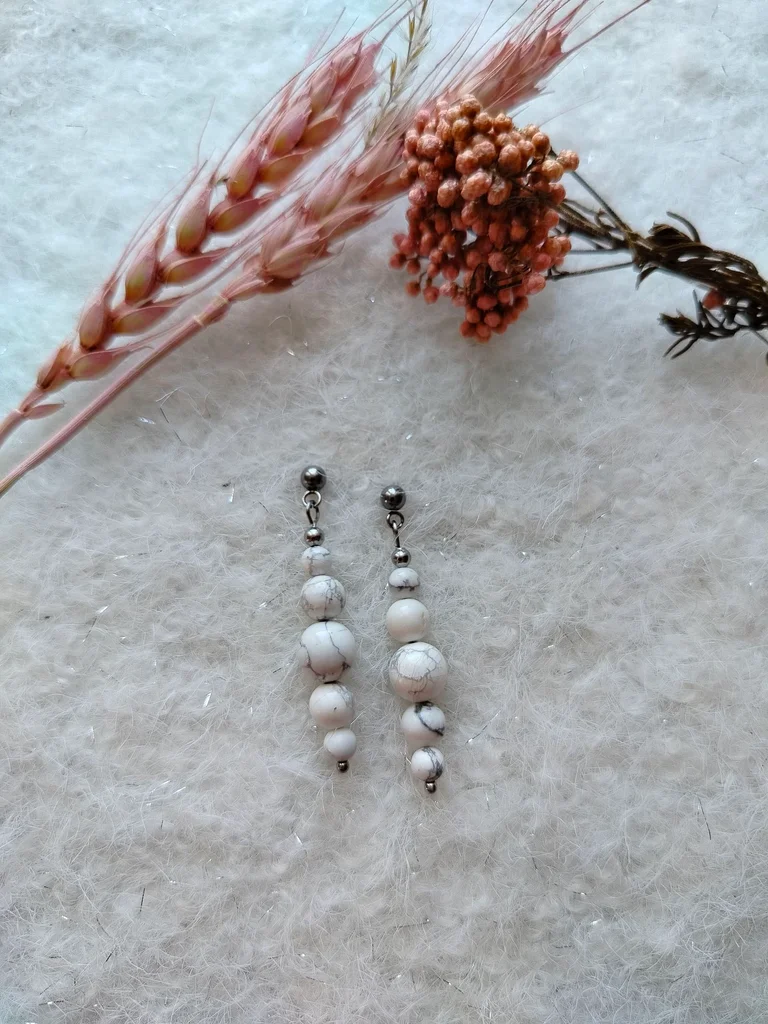 White howlite earrings - stainless steel - elegant - women's jewelry – photo 6